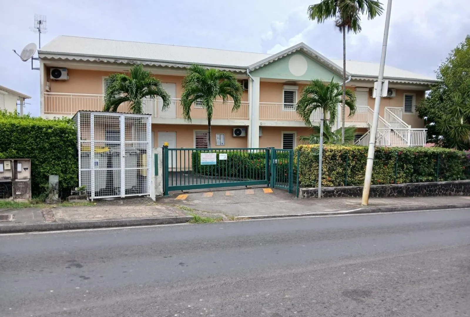 Appart Elegant - Wifi, Parking & Plage A Pied, Proche Du Centre-Ville Du Gosier Le Gosier